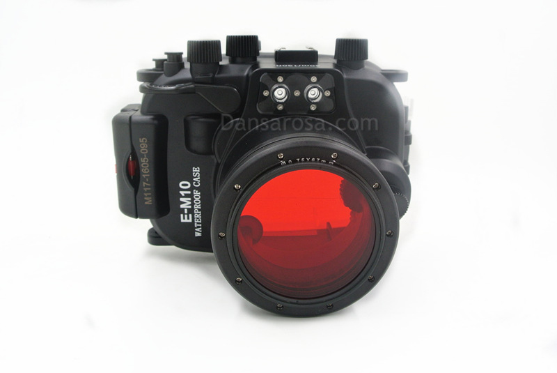 Red filter for OMD EM-10 housing