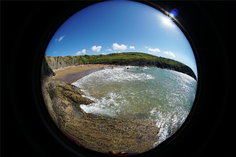 Meike 6.5mm f/2.0 Ultra Wide Fisheye Lens For Sony Meike 6.5mm f/2.0 Ultra Wide Fisheye Lens For Sony