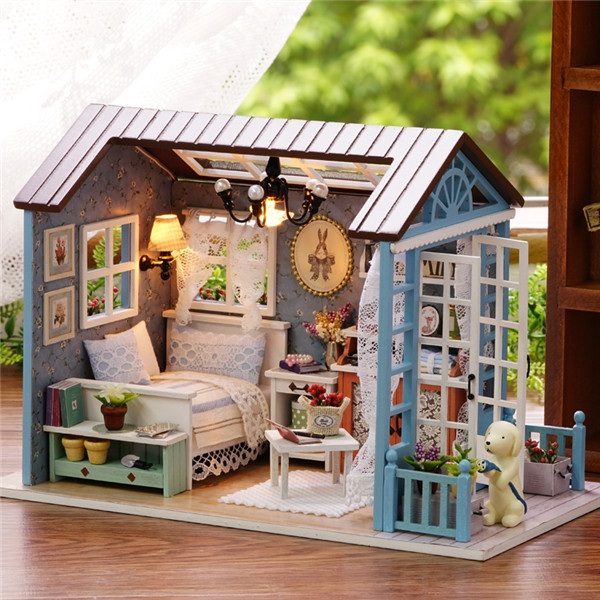 wooden dolls house studio